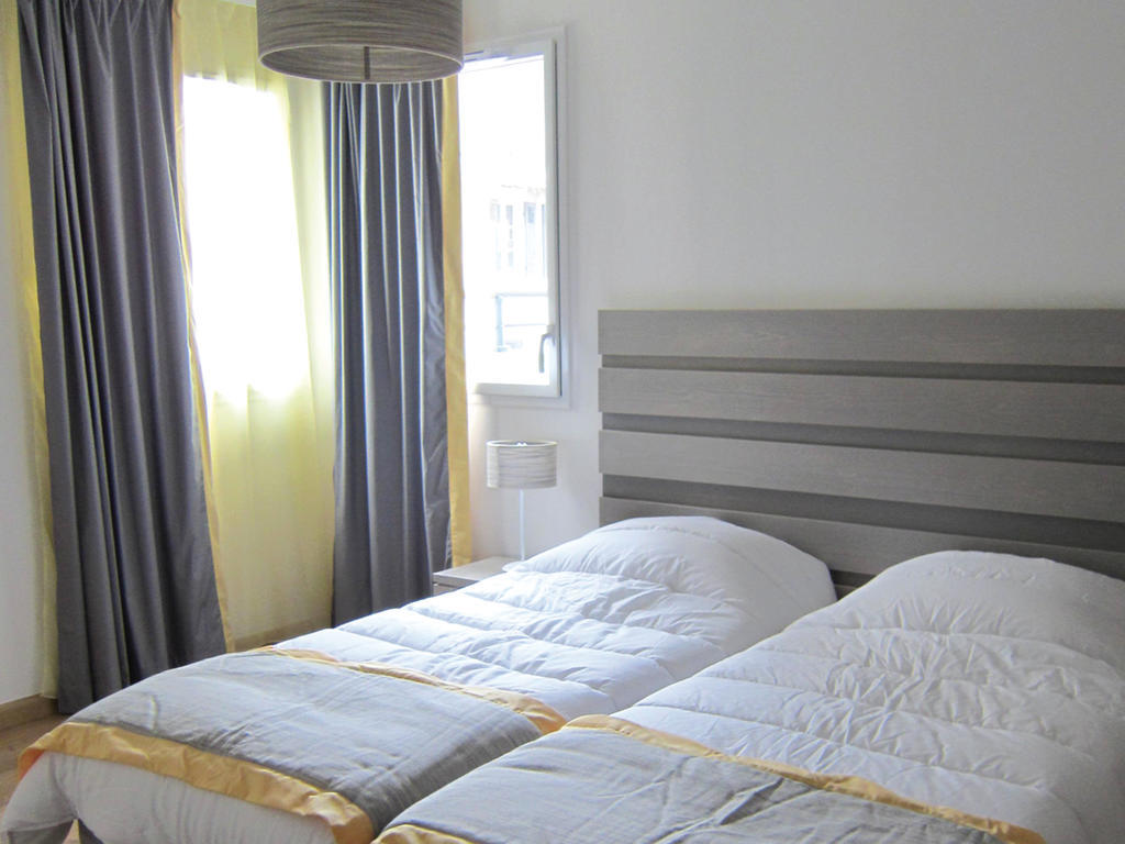 Lagrange Vacances Les Patios Eugénie Biarriz Habitación foto