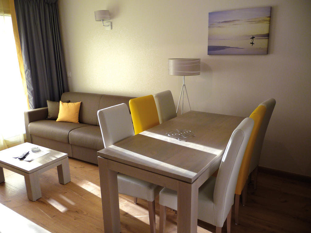Lagrange Vacances Les Patios Eugénie Biarriz Habitación foto