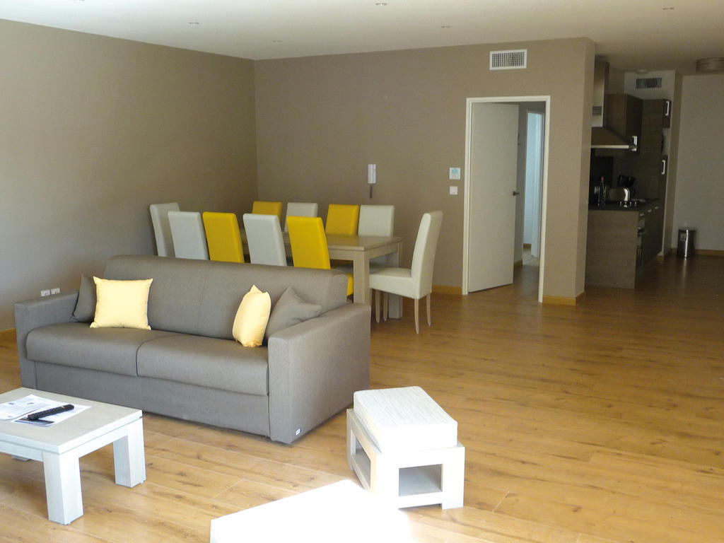 Lagrange Vacances Les Patios Eugénie Biarriz Habitación foto
